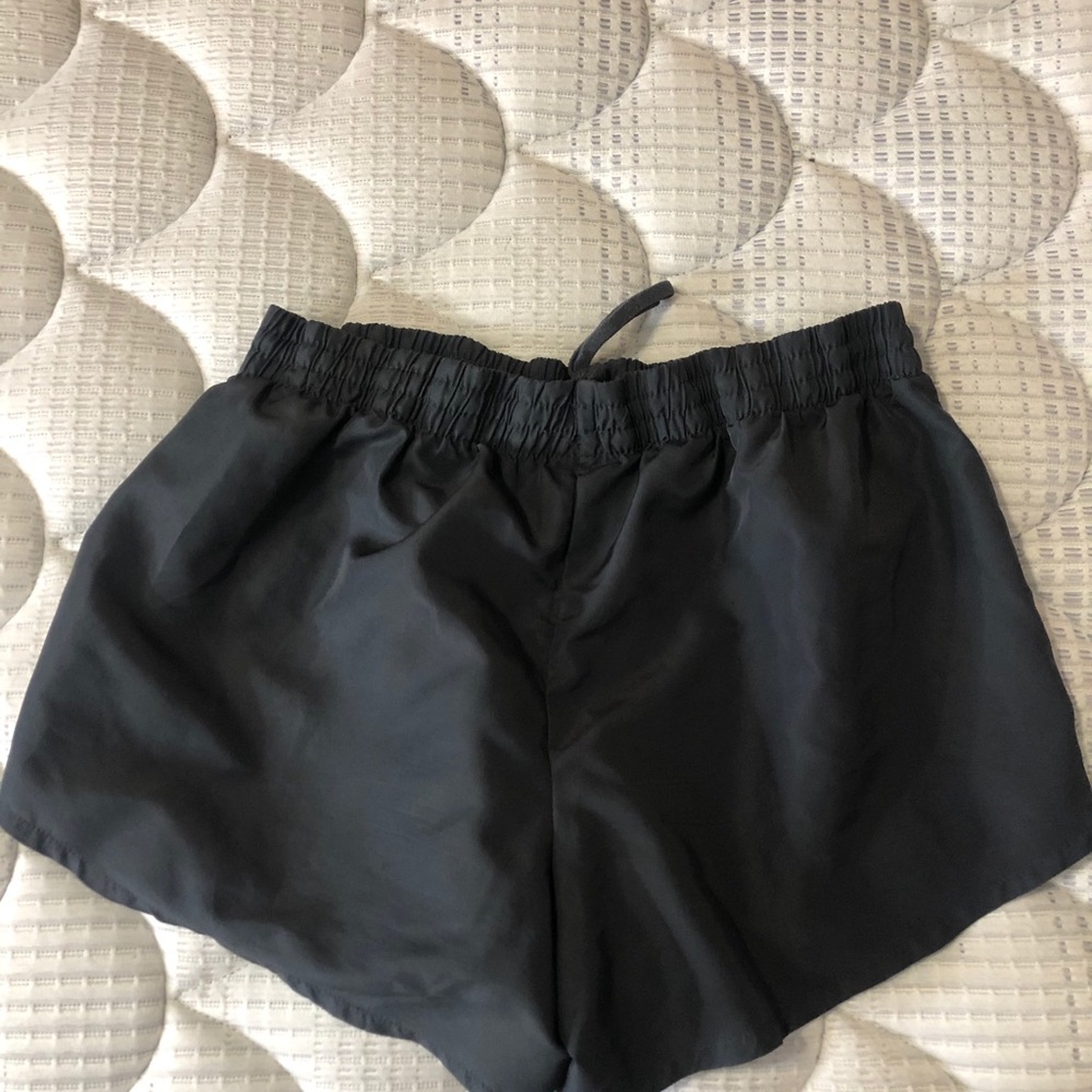 Shorts - Picture 3 of 3